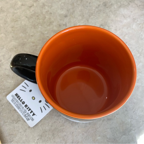 Sanrio Hello Kitty Happy Halloween Mug - Picture 2 of 4